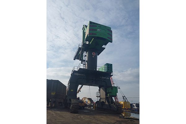 SENNEBOGEN 895 PORTAL HYBRİD-ELEKTRİKLİ MOBİL VİNÇ