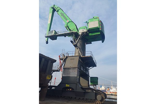 SENNEBOGEN 895 PORTAL HYBRİD-ELEKTRİKLİ MOBİL VİNÇ